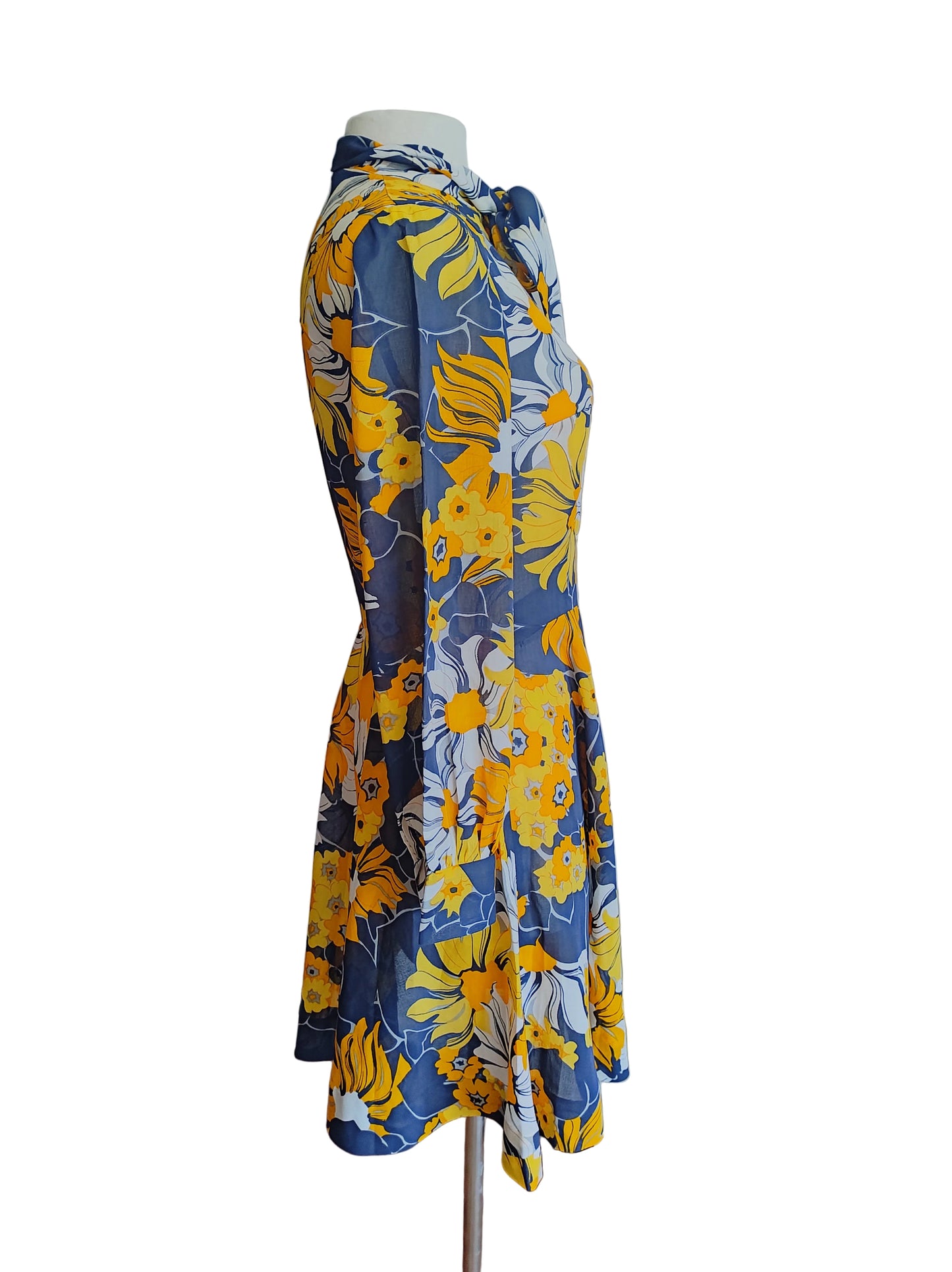 Robe fleurie vintage col Lavallière taille 36