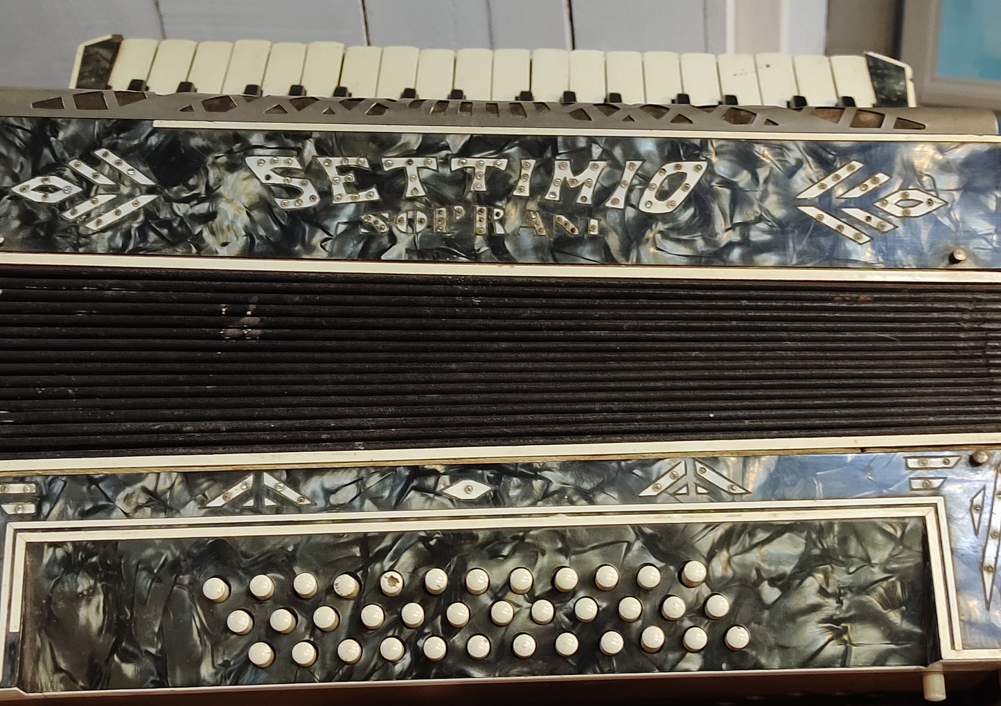Accordéon à piano italien basse Settimio Soprani cardinal 120