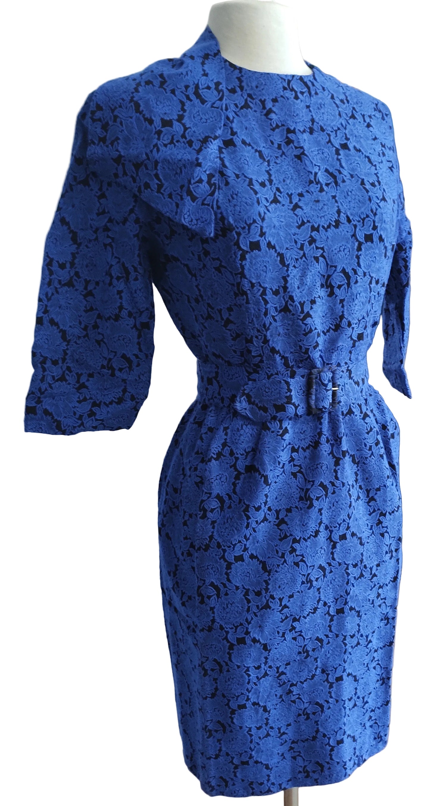 Robe a manche mi-longues faite main. Taille 40