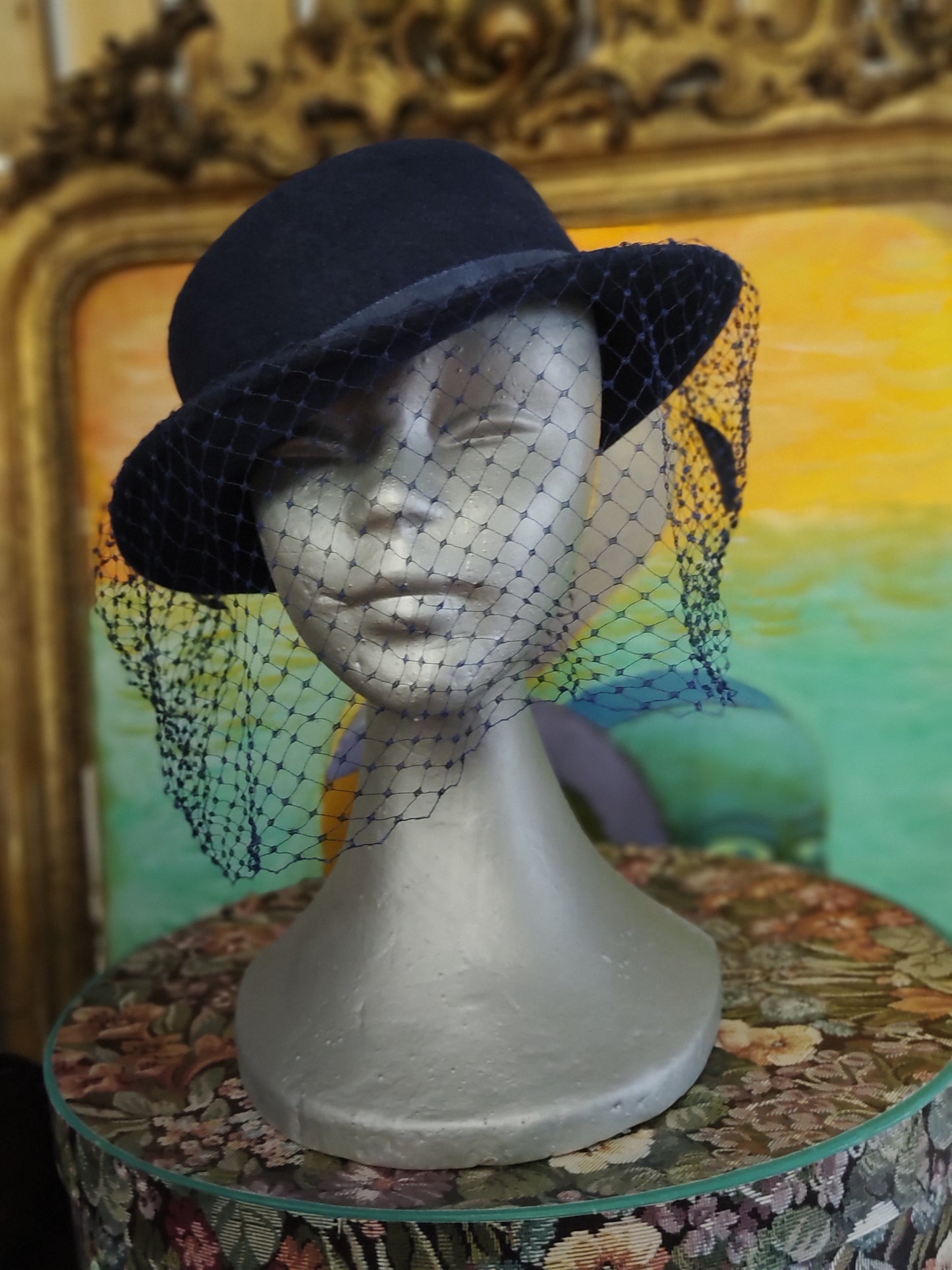 Chapeau à voilette vintage M'sieu Léon Montréal.