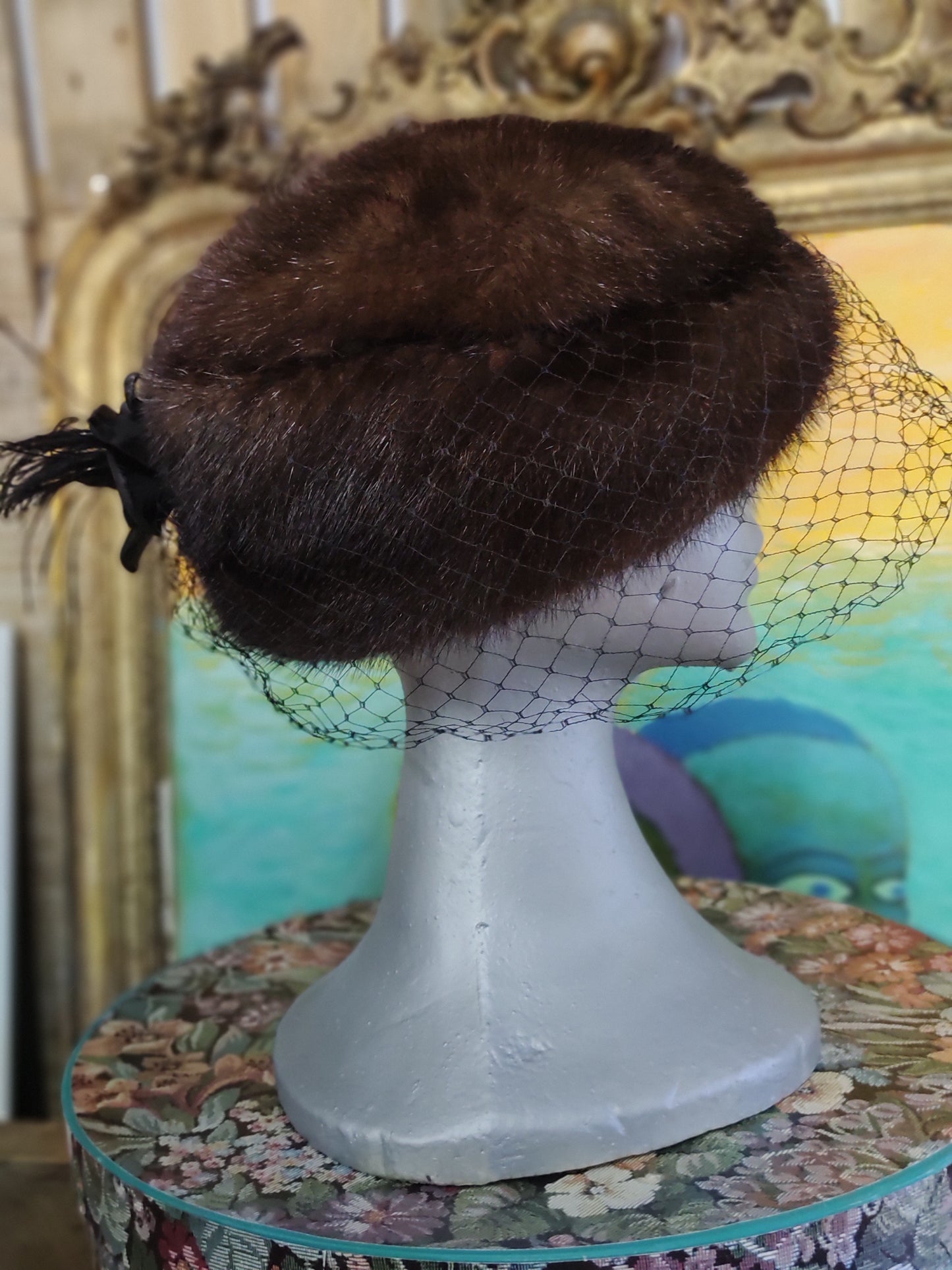 Chapeau vintage en vison fait main.